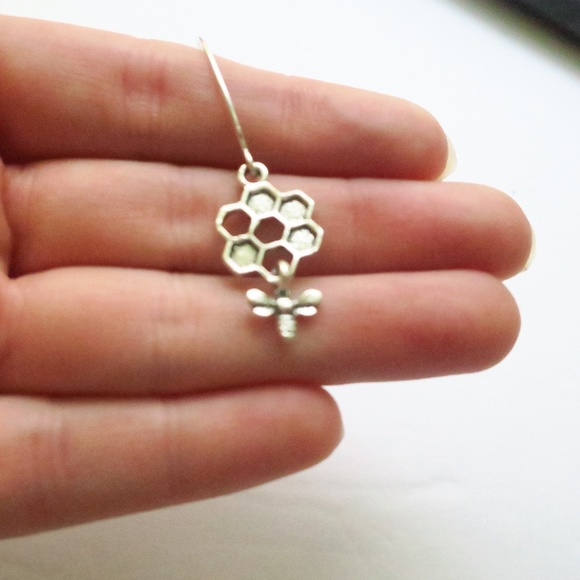 Honeycomb Dangle Bee Threader Earrings Sterling - Picture 6 of 8